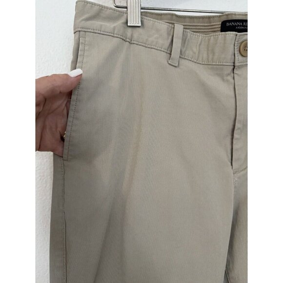 Banana Republic Pants Men 33x 32 Beige Aiden Chino Flat Front Classiccore Preppy - Picture 2 of 8